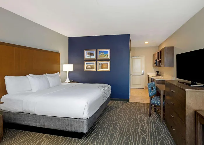 Hotel La Quinta By Wyndham 3*