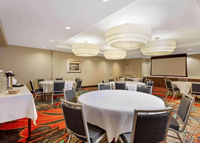Hotel La Quinta By Wyndham 3*