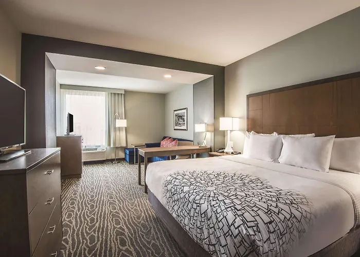 Hotel La Quinta By Wyndham 3*