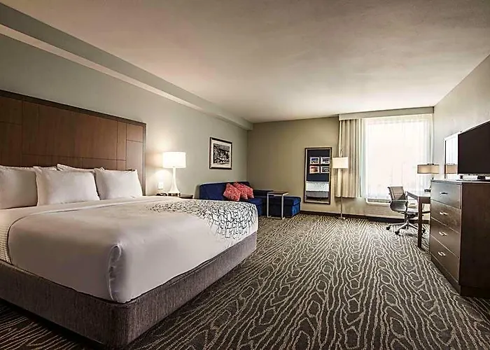 La Quinta By Wyndham Hotel