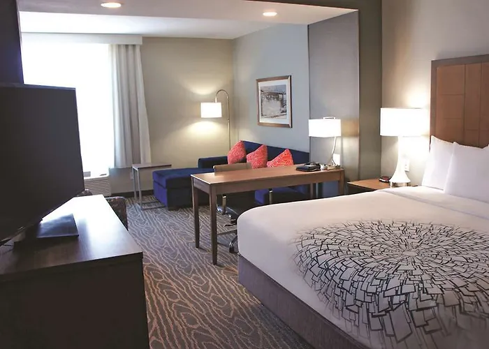 Hotel La Quinta By Wyndham 3*